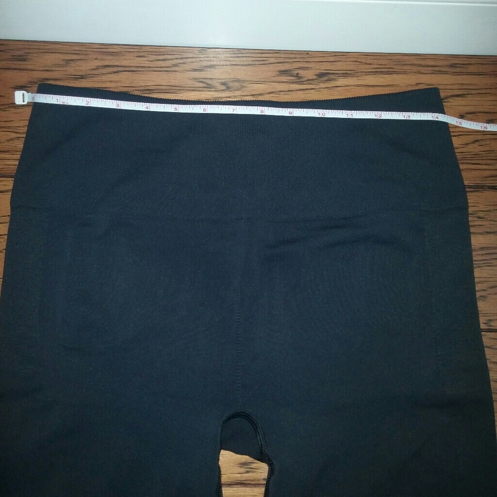 Lululemon Zone In Crop In Black - Picture 7 of 11